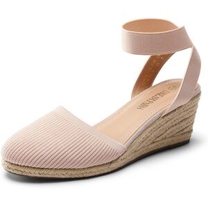 Women’s size 8.5 Dream Pairs Amanda pink knit shoes.  NEW!  In box.